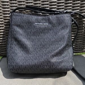 Michael Kors Black Jet Set Large Messenger Bag